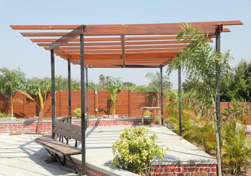 Palm Beach Resort Valsad Exteriör bild