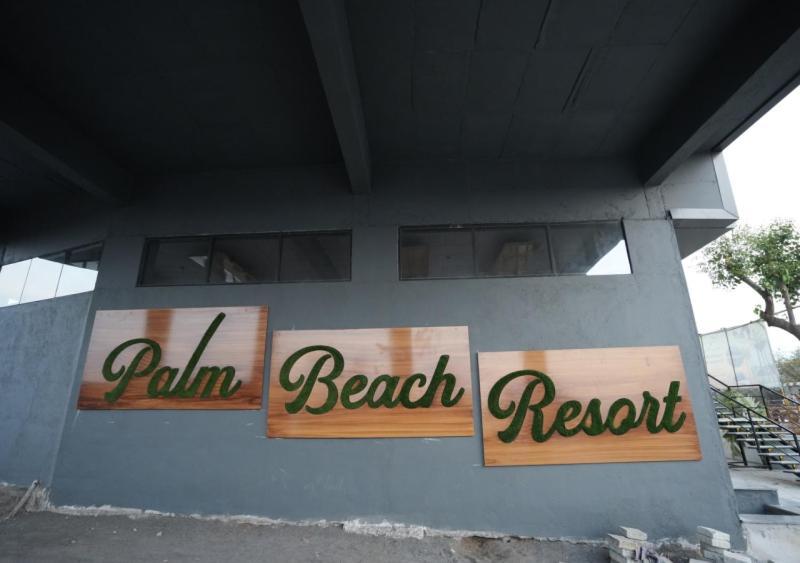 Palm Beach Resort Valsad Exteriör bild